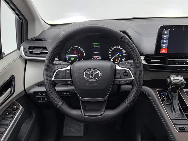 Фото 11 - Toyota Granvia