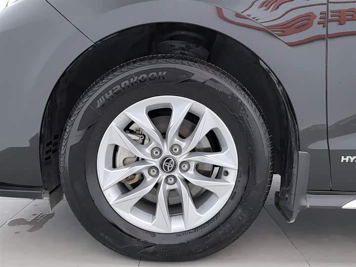 Фото 17 - Toyota Granvia