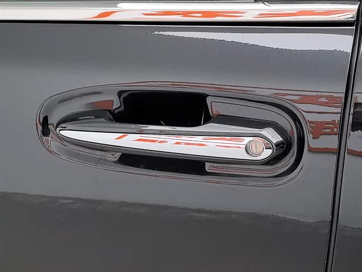 Фото 18 - Toyota Granvia