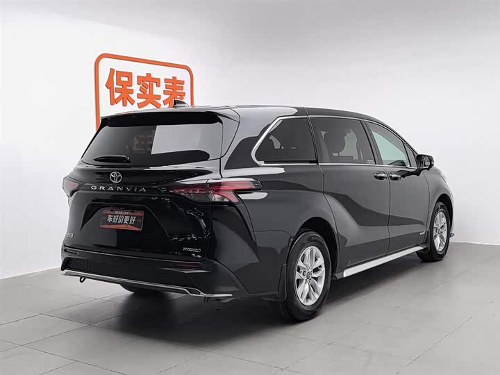 Фото 2 - Toyota Granvia