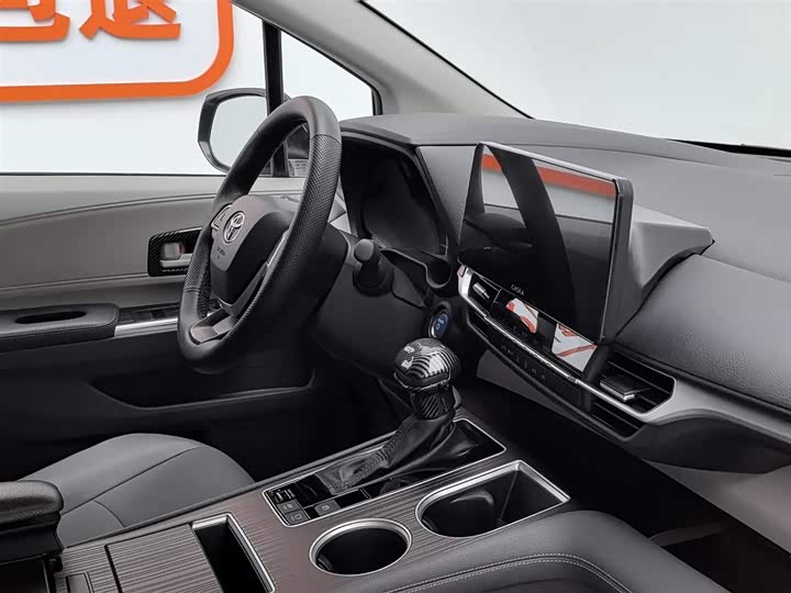 Фото 22 - Toyota Granvia