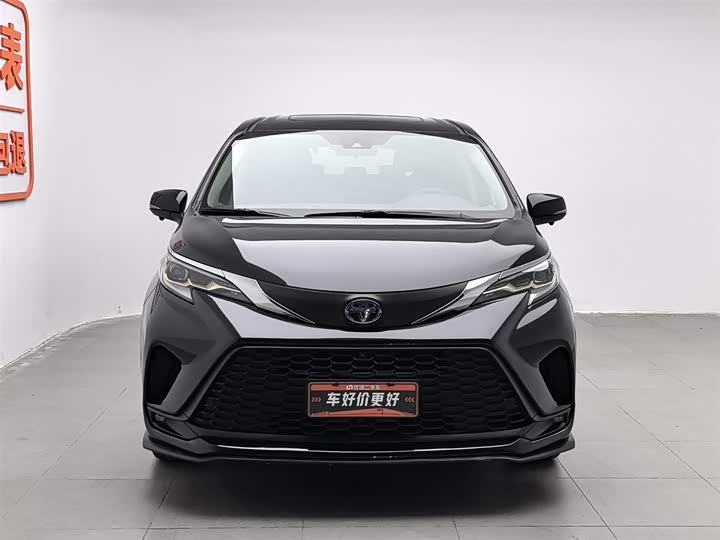 Фото 3 - Toyota Granvia