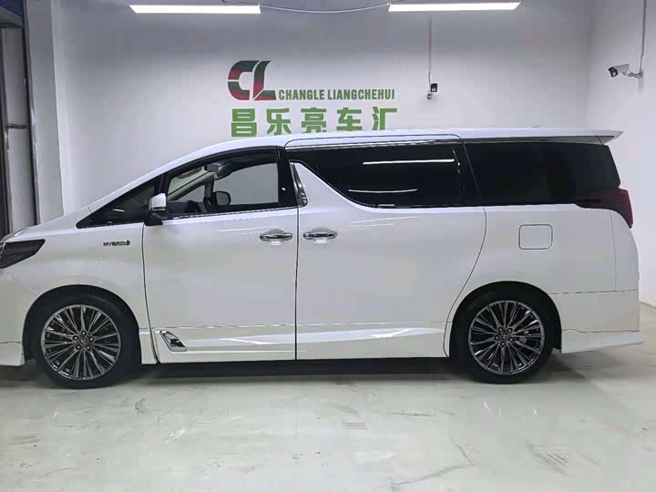 Фото 4 - Toyota Alphard