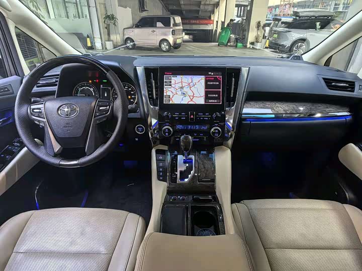 Фото 5 - Toyota Alphard