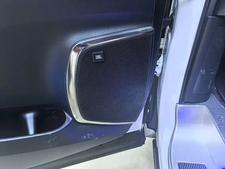 Фото 6 - Toyota Alphard