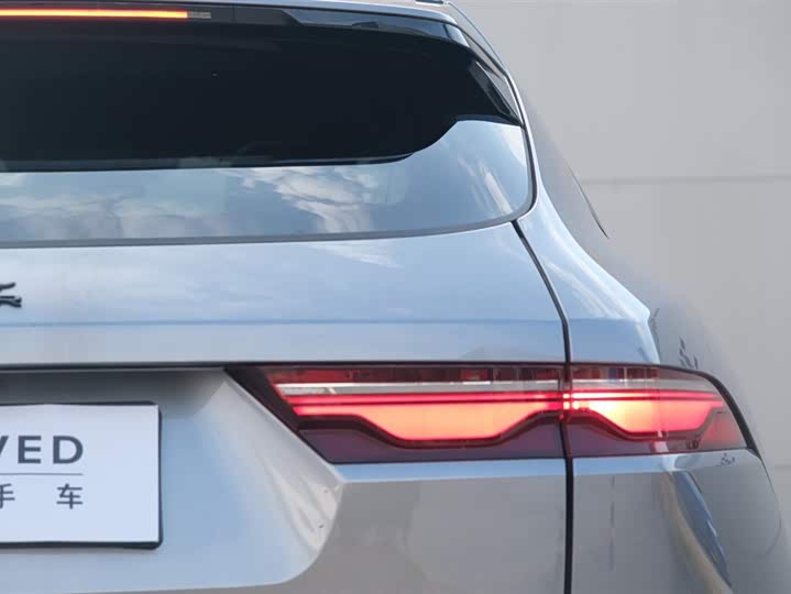 Фото 17 - Jaguar F-Pace