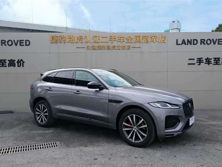 Фото 3 - Jaguar F-Pace