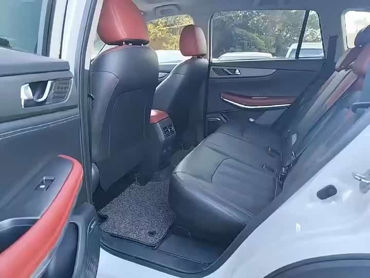 Фото 6 - Changan CS75