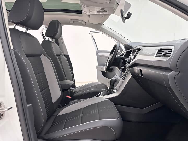 Фото 8 - Volkswagen T-Roc