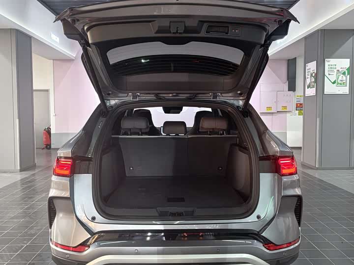 Фото 10 - BYD Song Plus Hybrid/EV