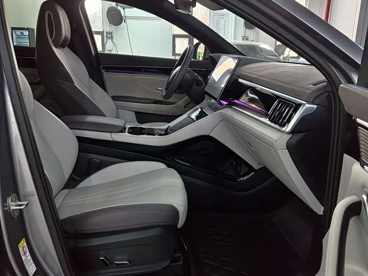 Фото 22 - BYD Song Plus Hybrid/EV