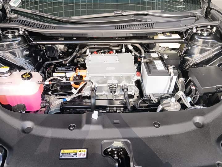 Фото 10 - Toyota bZ5