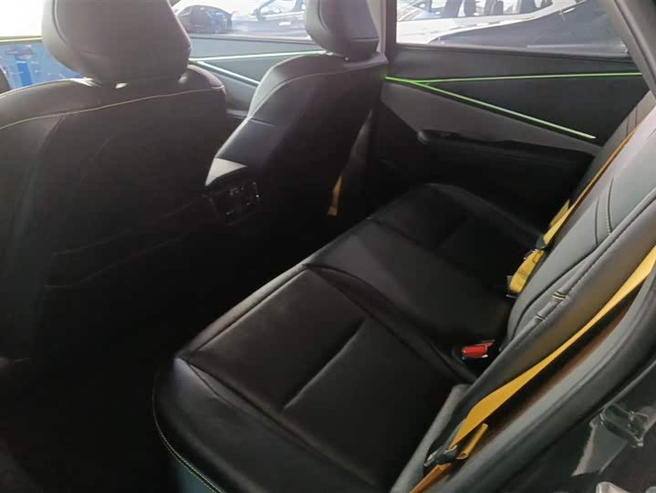 Фото 11 - Toyota bZ5