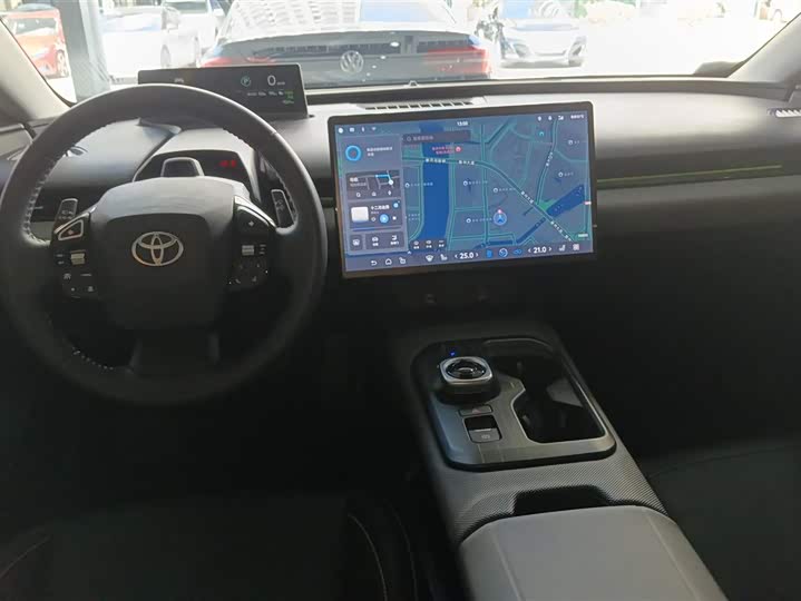 Фото 12 - Toyota bZ5