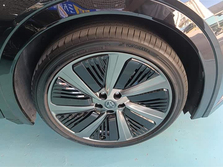 Фото 6 - Toyota bZ5