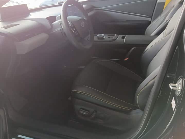 Фото 9 - Toyota bZ5