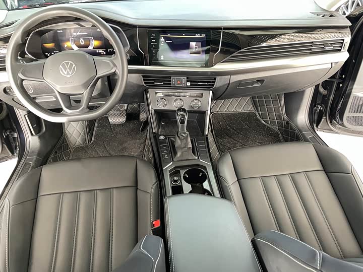 Фото 11 - Volkswagen Passat