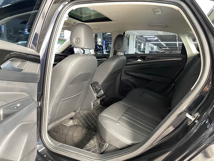 Фото 5 - Volkswagen Passat