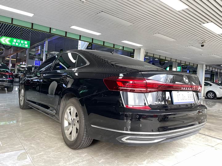 Фото 9 - Volkswagen Passat