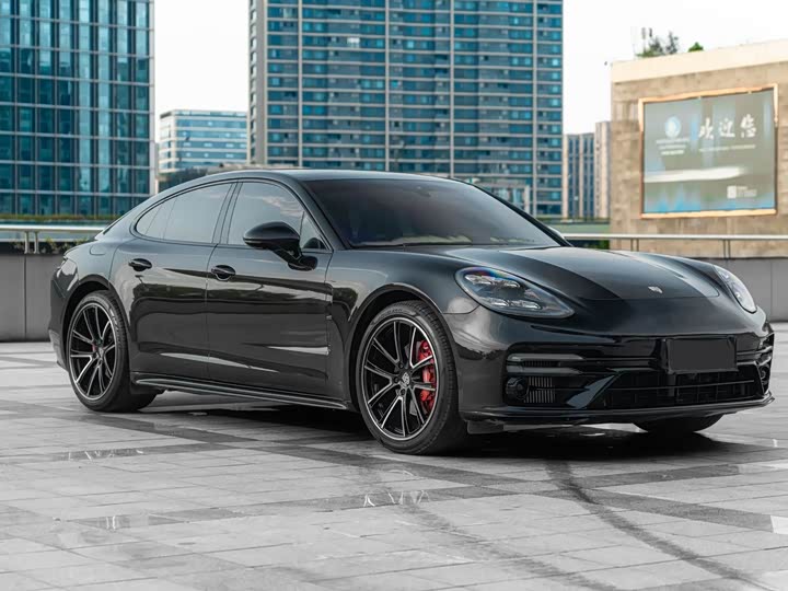 Фото 1 - Porsche Panamera