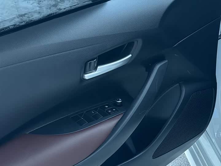 Фото 12 - Toyota Corolla