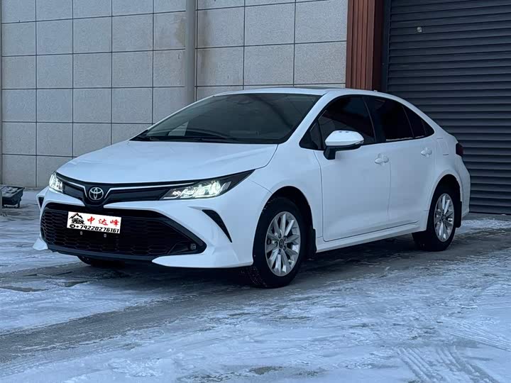 Фото 2 - Toyota Corolla