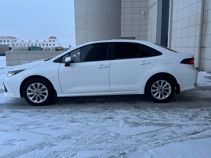 Фото 8 - Toyota Corolla