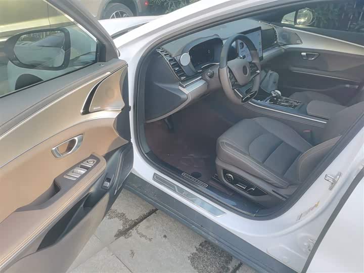 Фото 16 - BYD Han