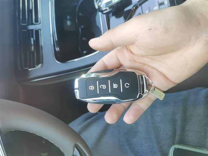 Фото 9 - BYD Han