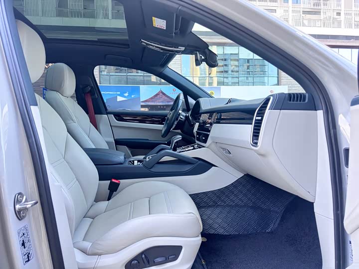 Фото 14 - Porsche Cayenne