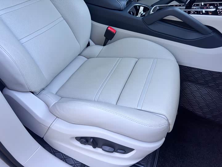 Фото 15 - Porsche Cayenne