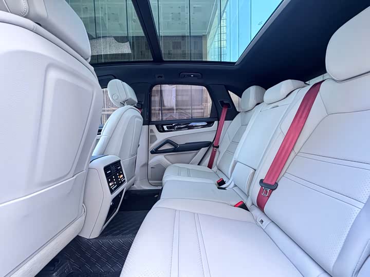 Фото 17 - Porsche Cayenne