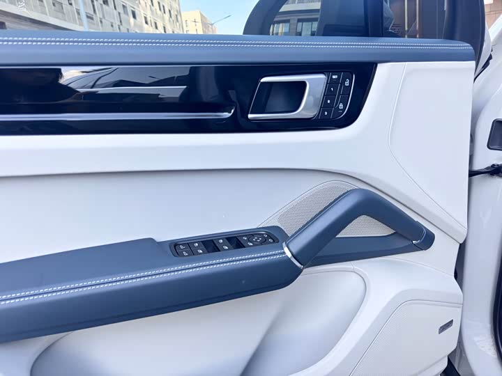 Фото 23 - Porsche Cayenne