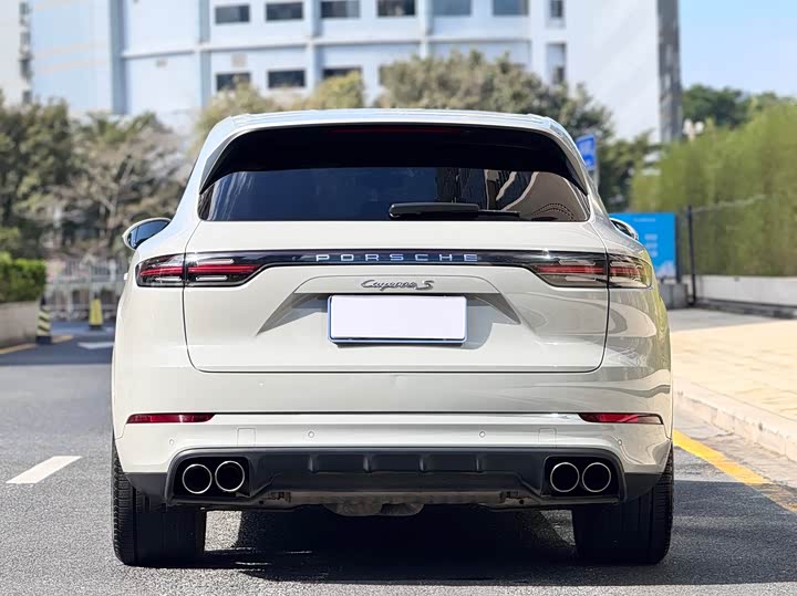 Фото 5 - Porsche Cayenne