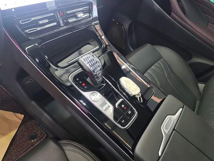 Фото 14 - GAC Trumpchi M8