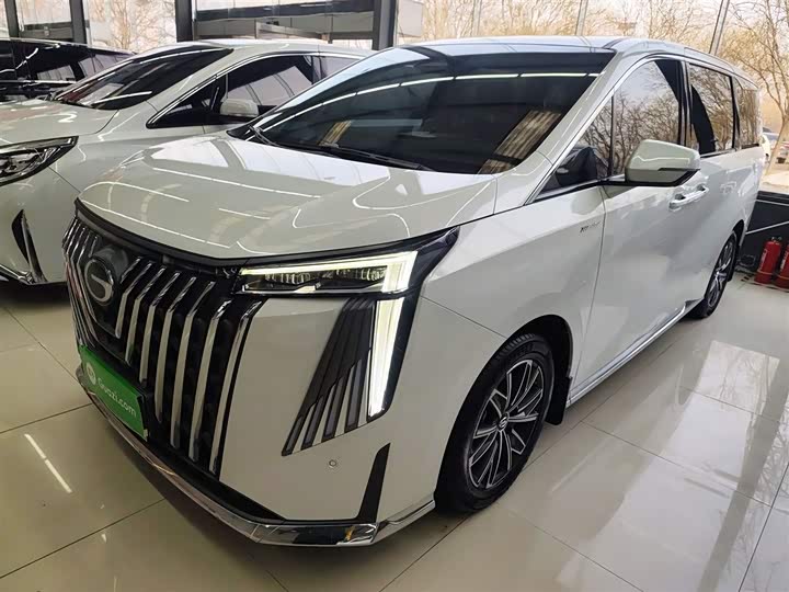 Фото 2 - GAC Trumpchi M8