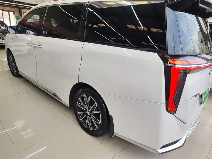 Фото 5 - GAC Trumpchi M8