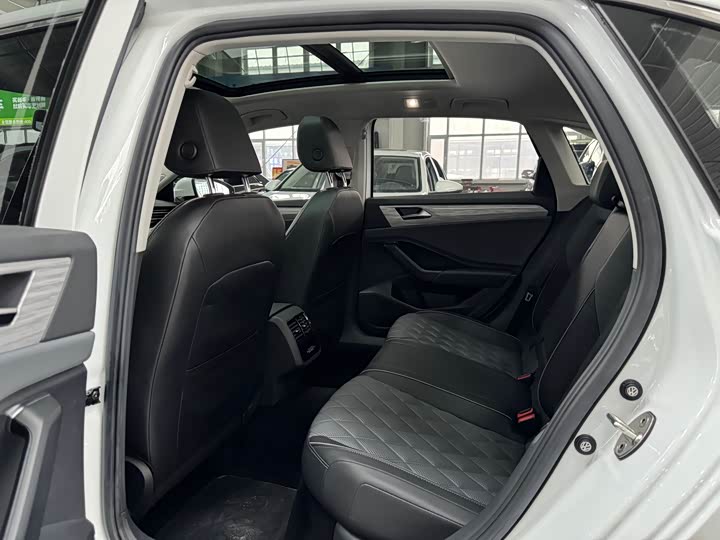 Фото 15 - Volkswagen Sagitar L