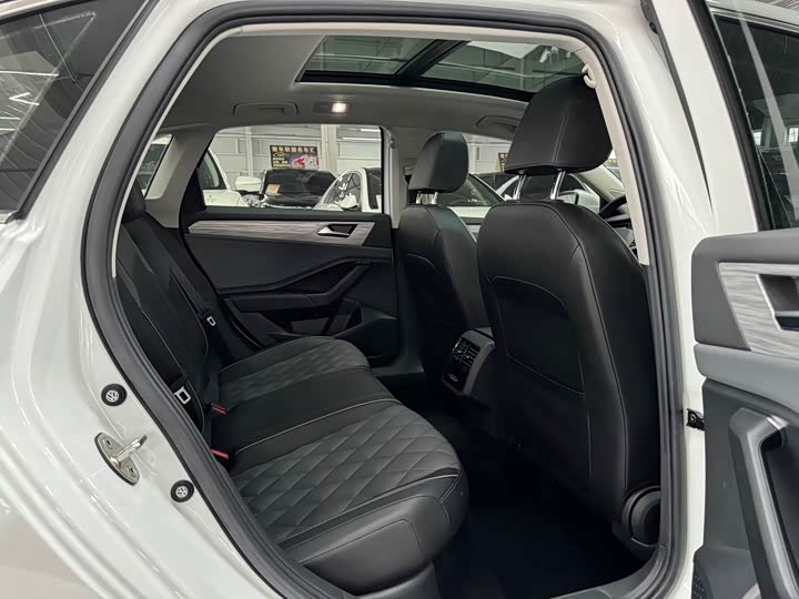 Фото 16 - Volkswagen Sagitar L