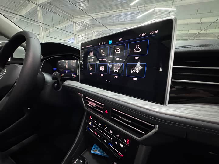 Фото 20 - Volkswagen Sagitar L