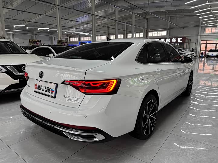 Фото 4 - Volkswagen Sagitar L