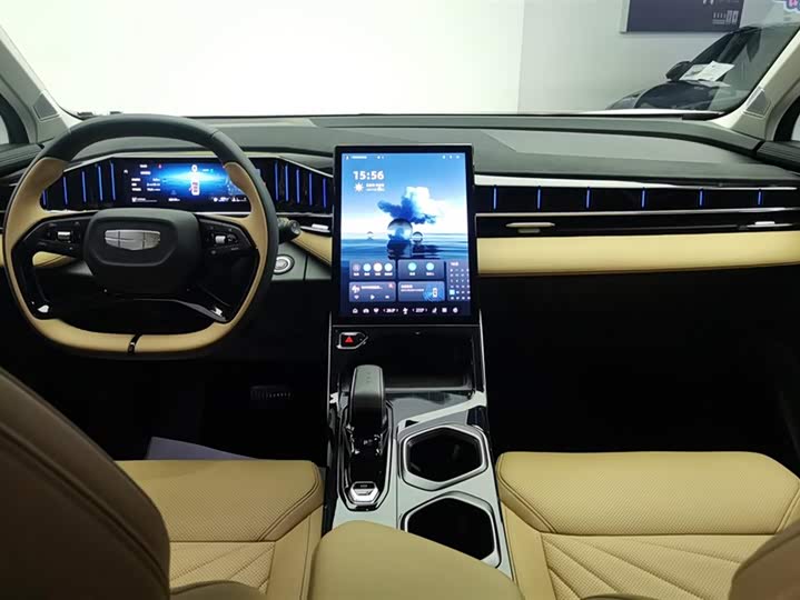 Фото 12 - Geely Atlas L