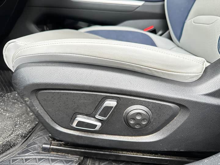 Фото 6 - Geely Preface