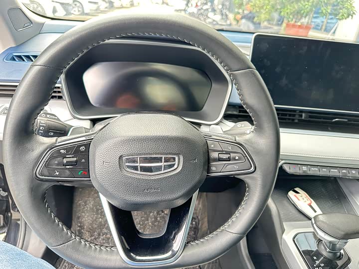 Фото 9 - Geely Preface