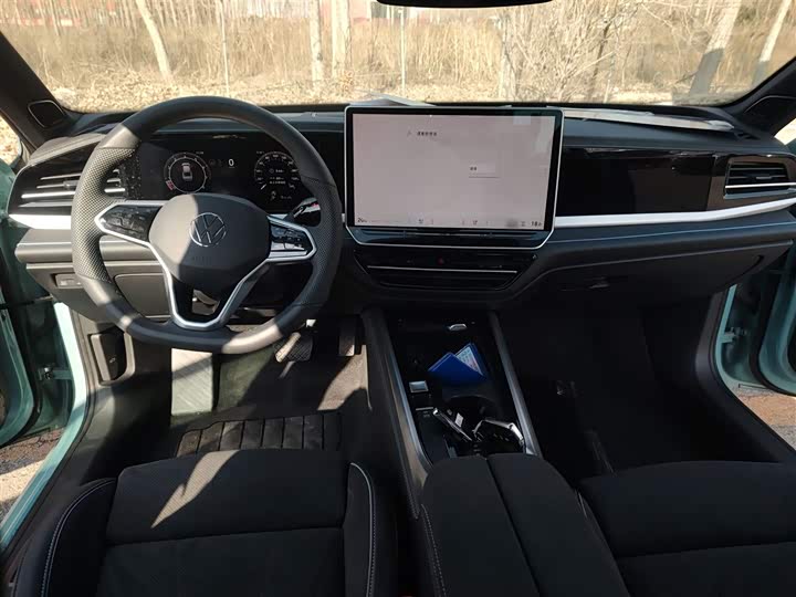 Фото 10 - Volkswagen Passat