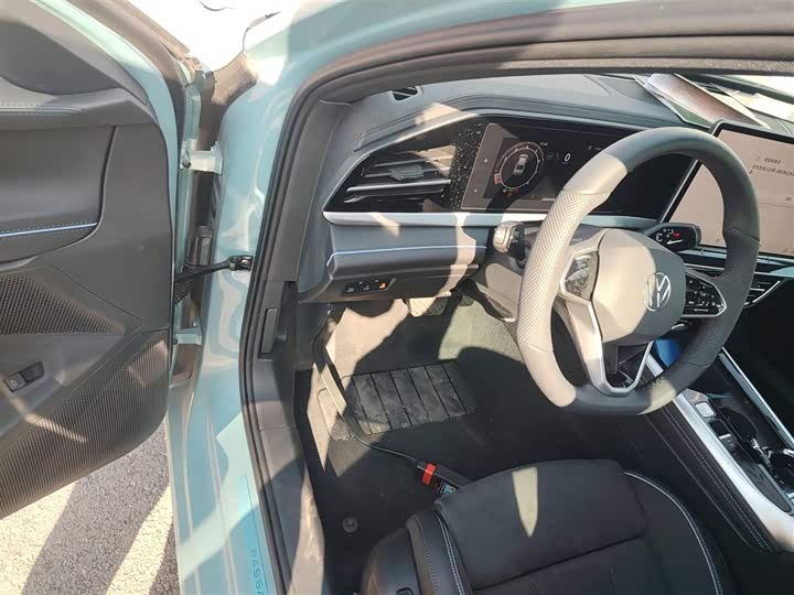 Фото 16 - Volkswagen Passat