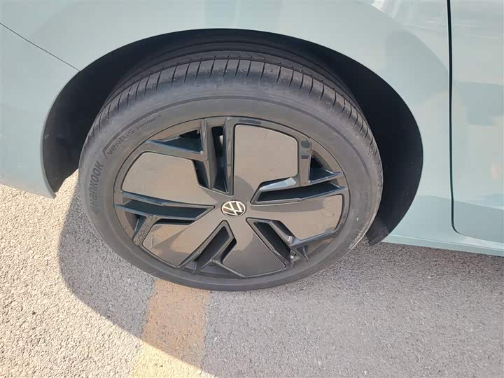 Фото 26 - Volkswagen Passat