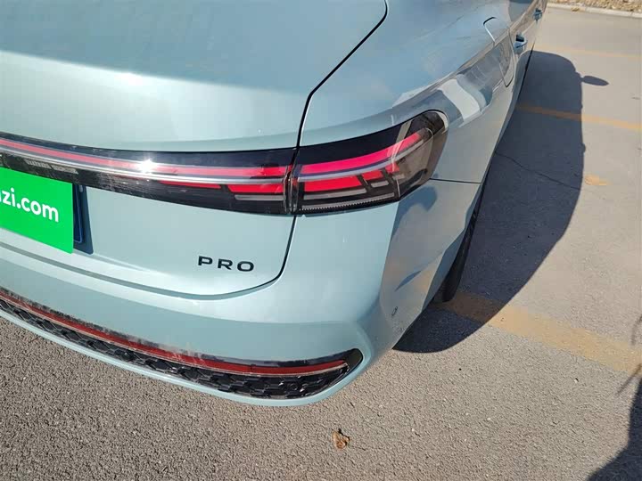 Фото 8 - Volkswagen Passat