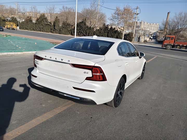 Фото 3 - Volvo S60