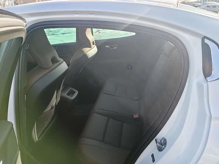 Фото 6 - Volvo S60